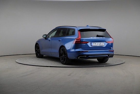 Volvo V60 2 of 30