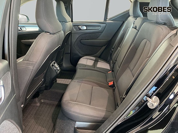 Volvo XC40 10 of 21