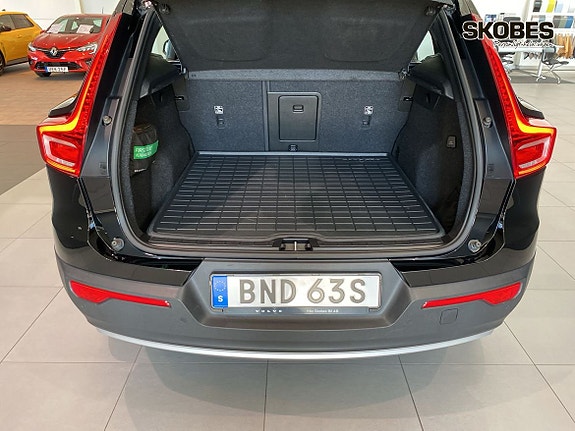 Volvo XC40 17 of 21
