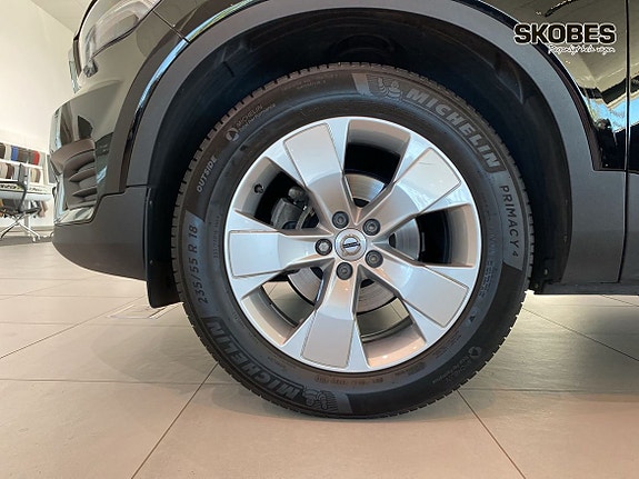 Volvo XC40 18 of 21