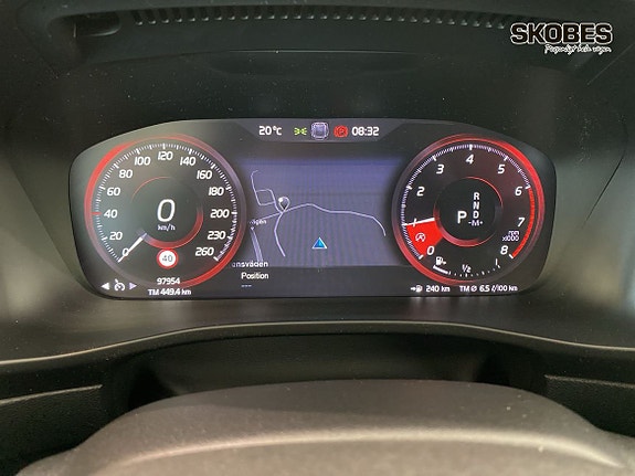 Volvo XC40 14 of 21