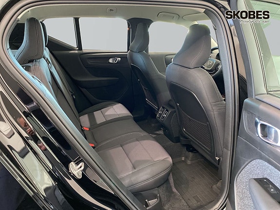 Volvo XC40 11 of 21