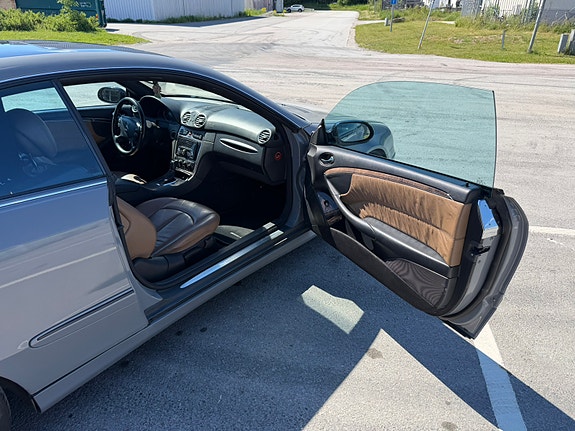 Mercedes-Benz CLK270 13 of 19