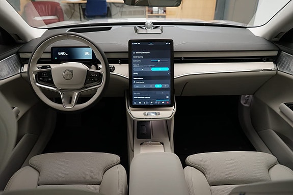 Volvo ES90 5 of 17