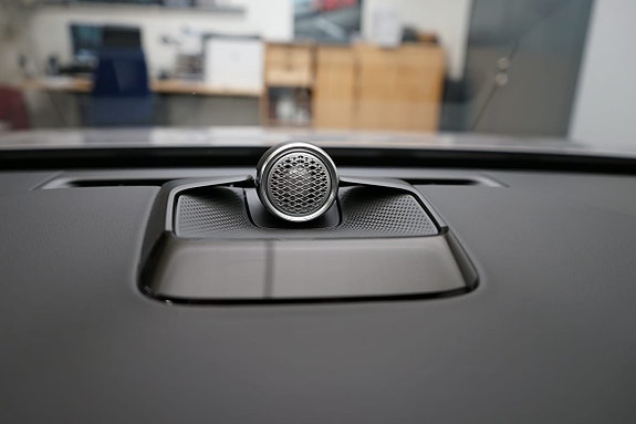 Volvo ES90 11 of 17