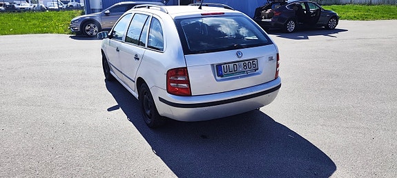 Skoda Fabia 3 of 5