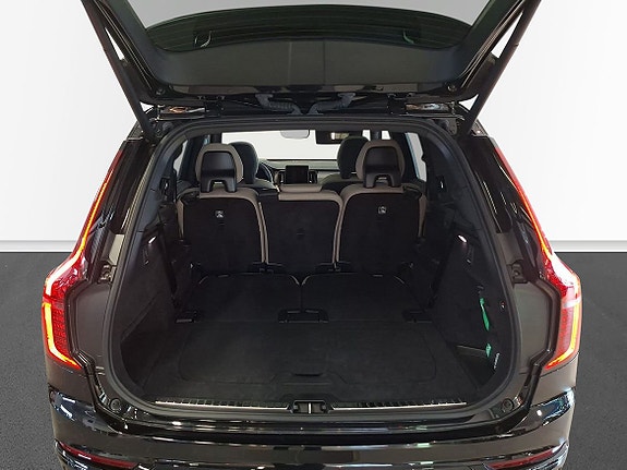 Volvo XC90 14 of 16