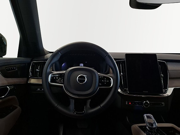 Volvo XC90 11 of 16