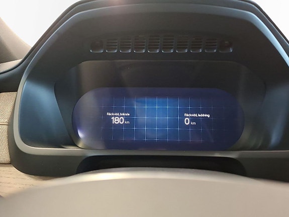 Volvo XC90 12 of 16
