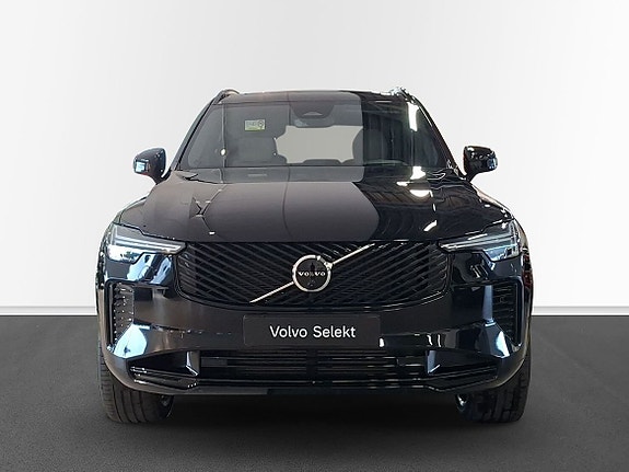 Volvo XC90 9 of 16