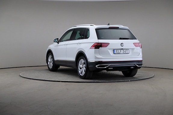Volkswagen Tiguan 2 of 26