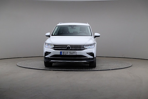 Volkswagen Tiguan 3 of 26
