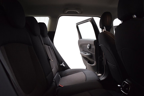MINI Clubman Cooper D 18 of 22