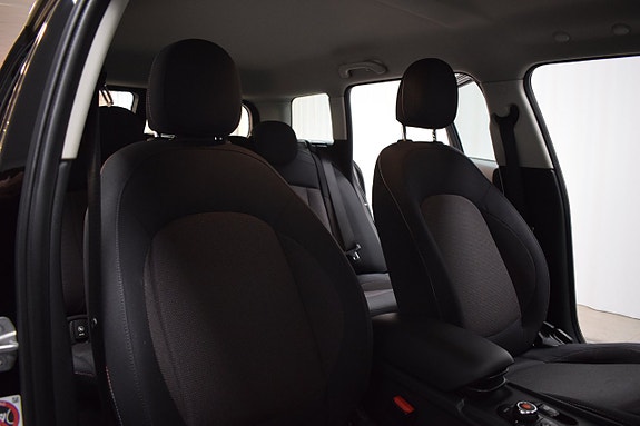MINI Clubman Cooper D 17 of 22
