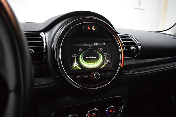 MINI Clubman Cooper D 19 of 22