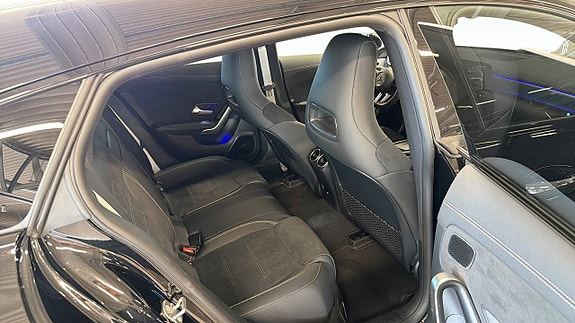 Mercedes-Benz CLA250 e 5 of 5