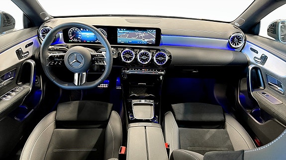 Mercedes-Benz CLA250 e 4 of 5