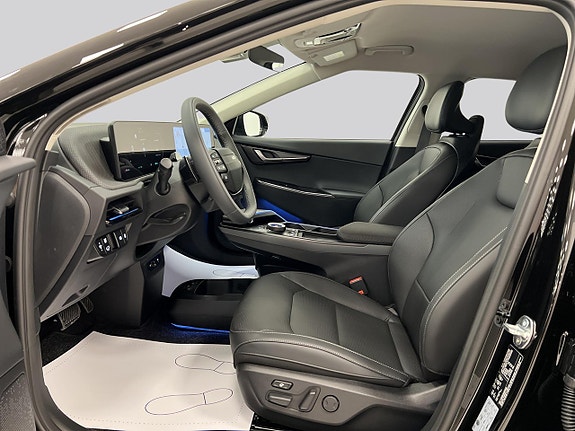 Kia EV6 8 of 25