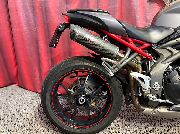 Triumph SPEED TRIPLE R 6 of 17