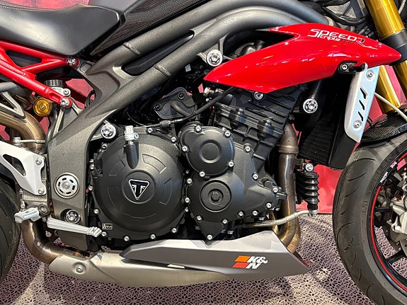 Triumph SPEED TRIPLE R 5 of 17
