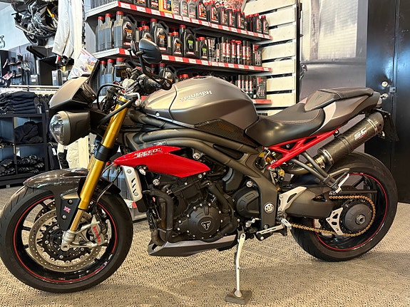 Triumph SPEED TRIPLE R 10 of 17