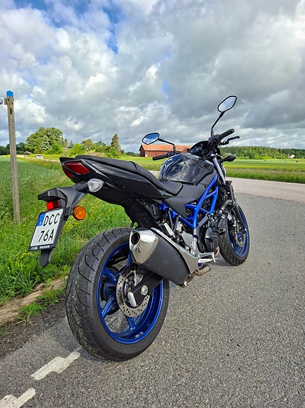 Suzuki SV650 3 of 6