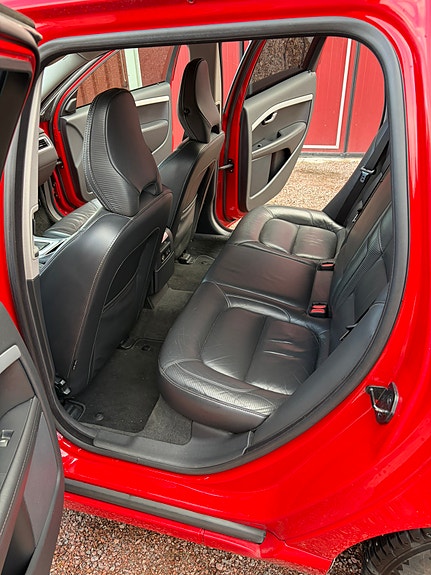 Volvo V70 4 of 8