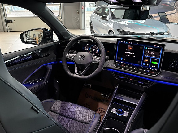 Volkswagen Tiguan 12 of 24