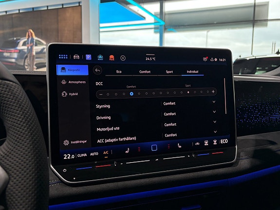 Volkswagen Tiguan 15 of 24