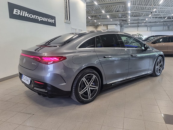 Mercedes-Benz EQE350 4 of 5
