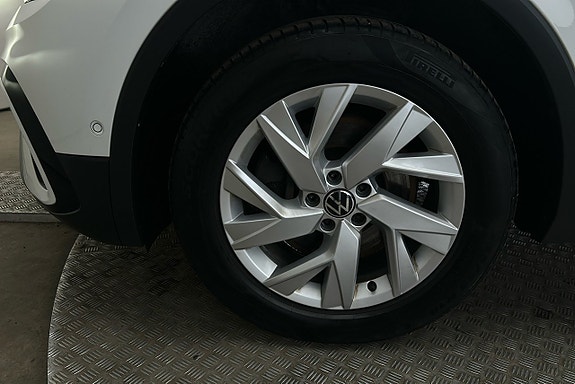 Volkswagen Tiguan Allspace 12 of 27