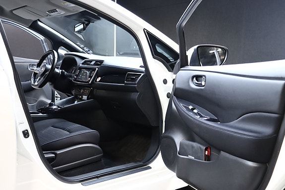 Nissan Leaf 15 of 26