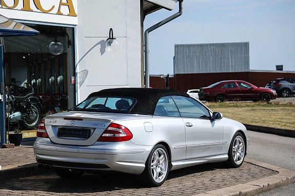 Mercedes-Benz CLK55 12 of 24