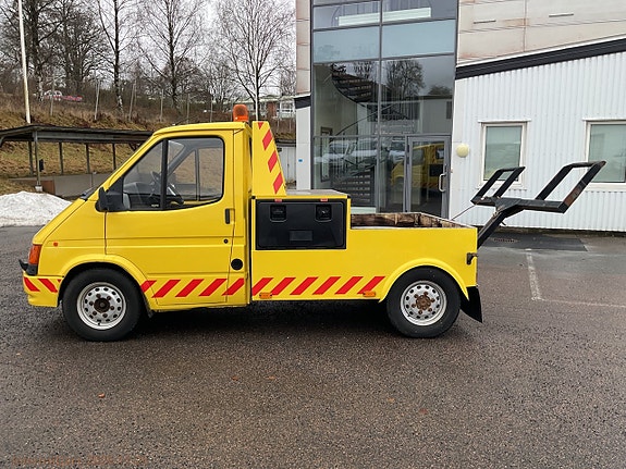 Ford Transit 2 of 5