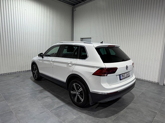 Volkswagen Tiguan 3 of 5