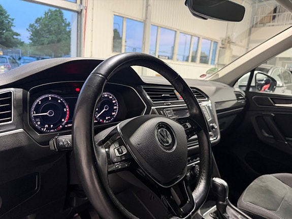 Volkswagen Tiguan 10 of 17