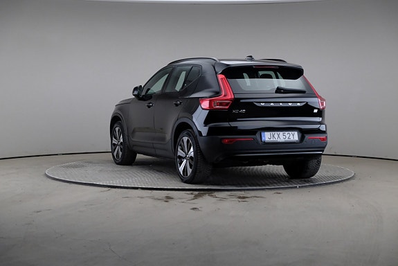 Volvo XC40 2 of 27