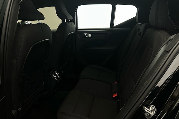 Volvo XC40 13 of 27