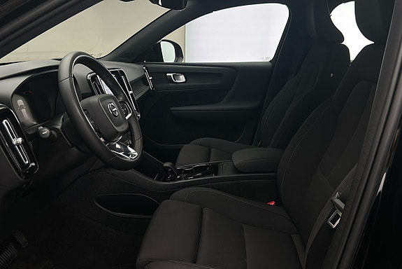 Volvo XC40 10 of 27