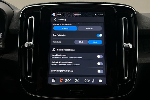 Volvo XC40 24 of 27