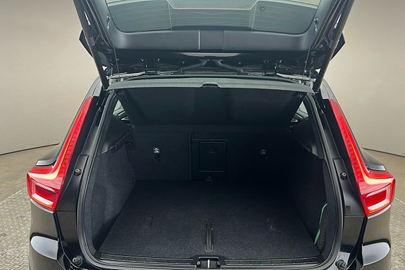 Volvo XC40 14 of 27