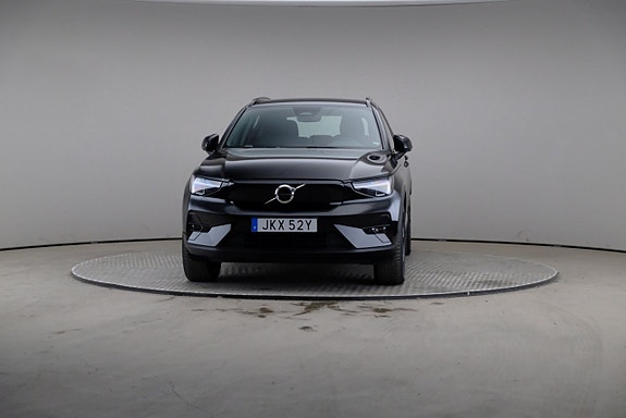 Volvo XC40 3 of 27