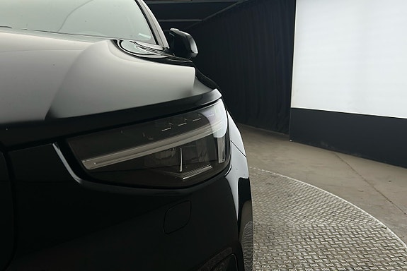 Volvo XC40 11 of 27