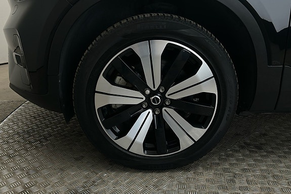 Volvo XC40 12 of 27