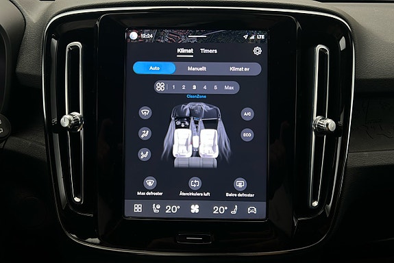 Volvo XC40 20 of 27