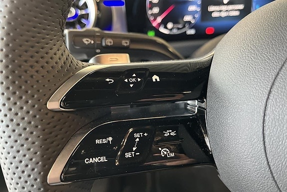 Mercedes-Benz A250 e 16 of 19