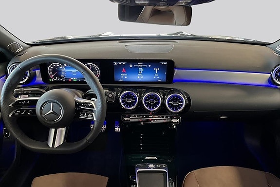 Mercedes-Benz A250 e 7 of 19