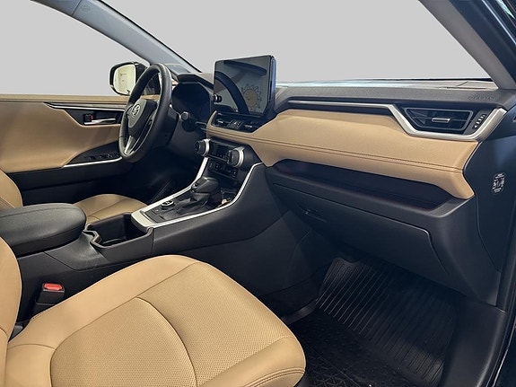 Toyota RAV4 7 of 11