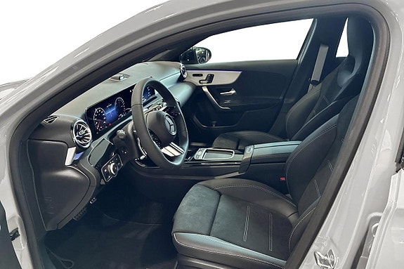 Mercedes-Benz A250 e 10 of 13
