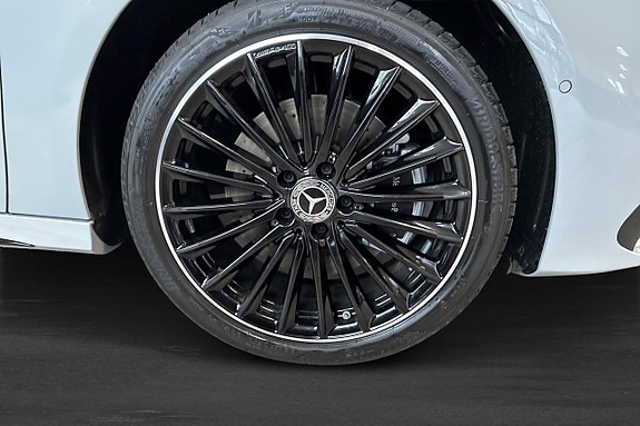 Mercedes-Benz A250 e 5 of 5